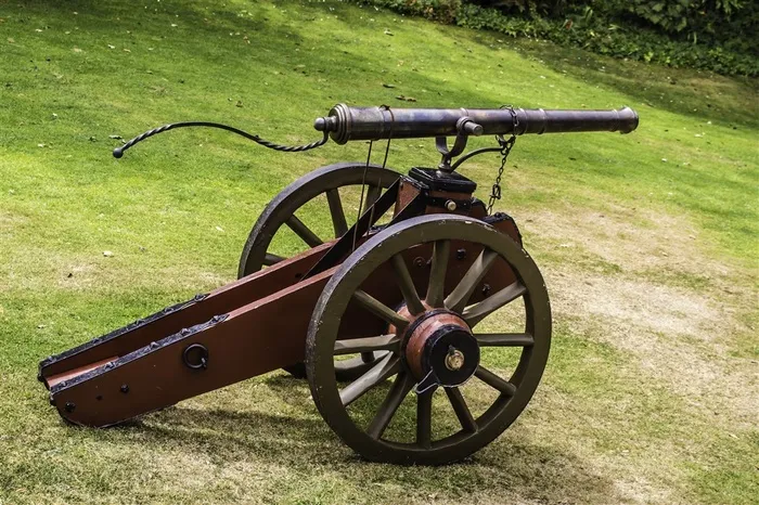 老式轮式火炮图片