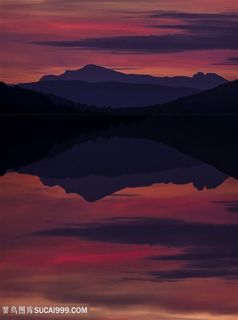 紫色湖光山色风景剪影高清摄影