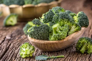 碗里的西兰花图片