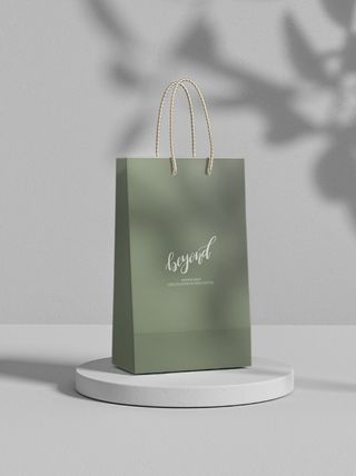 绿色手提袋场景样机