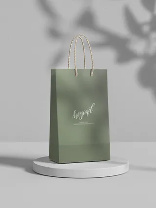 绿色手提袋场景样机