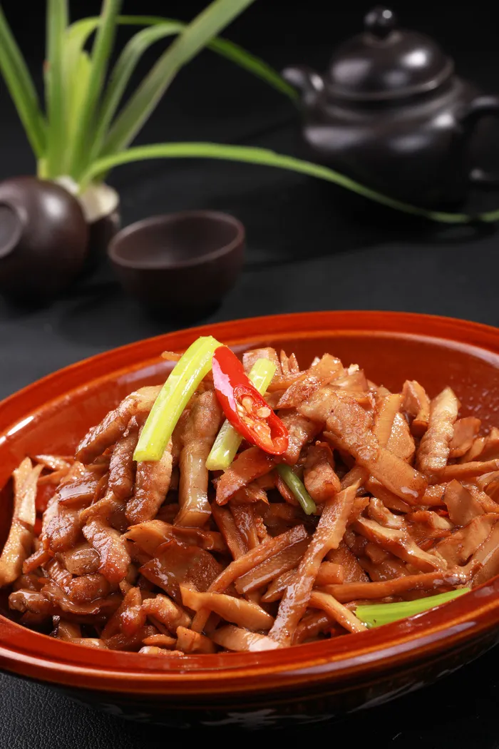 大锅笋干烧肉 (1)