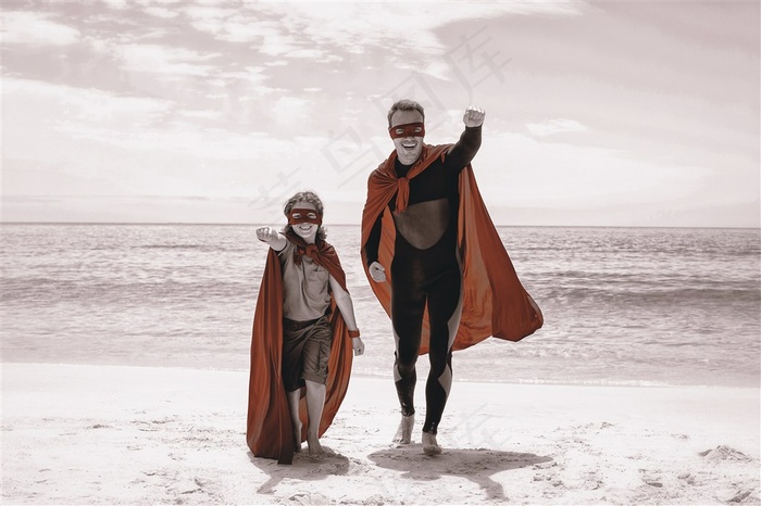 诙谐的父子超人写真