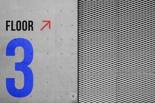 导视指示牌商场墙面空间展示VI标志智能贴图样机设计PSD模板素材