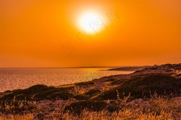 海洋日落云霞风景图片