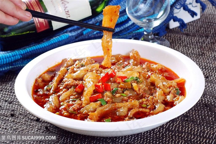 家常牛筋中华美食摄影图