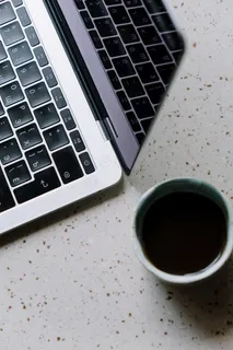 笔记本电脑黑色键盘图片 笔记本电脑黑色键盘图片