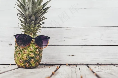 戴眼镜的菠萝创意素材 戴眼镜的菠萝创意素材