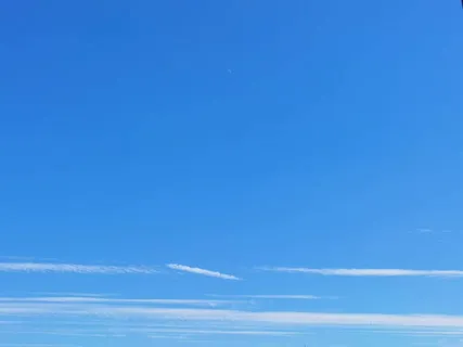 蔚蓝天空下的一抹白 蔚蓝天空下的一抹白