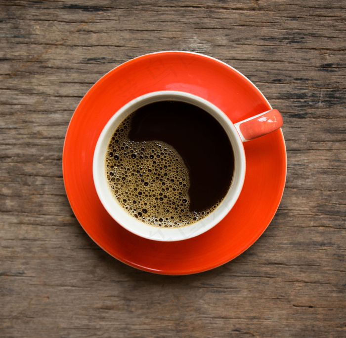 冒着气泡的咖啡图片