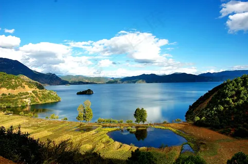 蓝天白云湖光山色图片 蓝天白云湖光山色图片