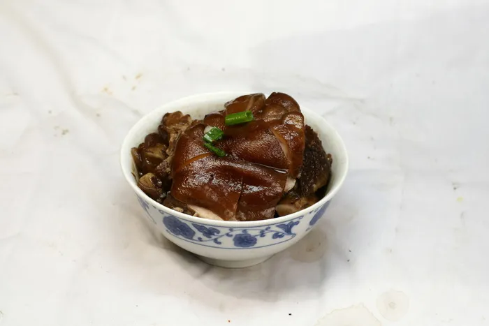 43蒸肘子