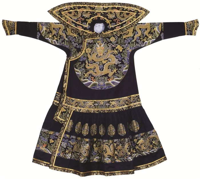 服装样式和花纹图案皇帝衣服素材