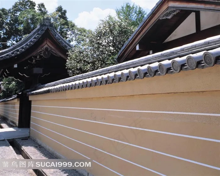 檐项墙与石建筑房顶