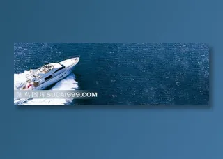 大海中飞驰豪华游艇