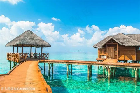 湛蓝色大海上的度假酒店高清摄影图片 湛蓝色大海上的度假酒店高清摄影图片