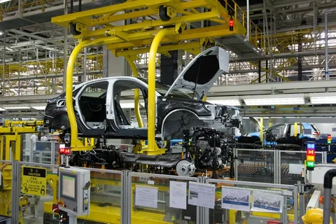 总装车间内景 总装车间内景