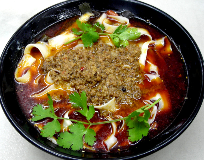 杂酱刀削面