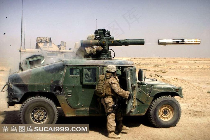 发射反坦克导弹的悍马车