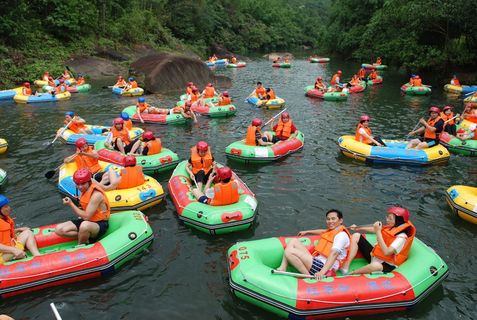 皮划艇漂流高清图片