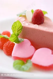 树莓果酱蛋糕摄影图片