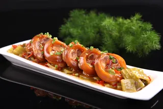 剁椒酸菜煲猪手 