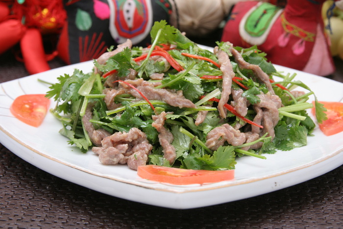 芫爆肉丝16元