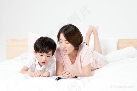 小男孩 幸福家庭 温馨家庭 温馨 职业女性 妈妈