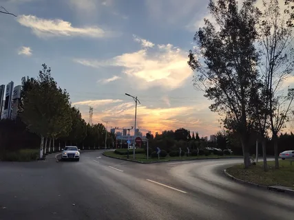 傍晚路口风景云 傍晚路口风景云