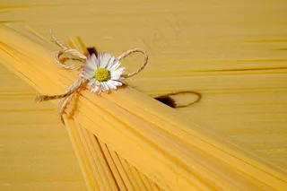 黄色意大利通心粉图片