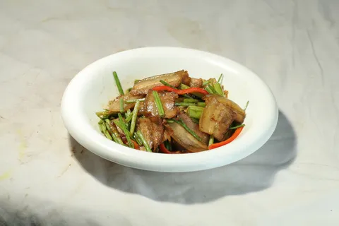 41腌肉炒家芹 昭君