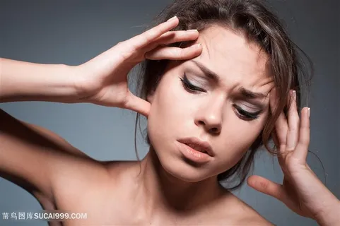 女生痛苦头疼特写图片 女生痛苦头疼特写图片
