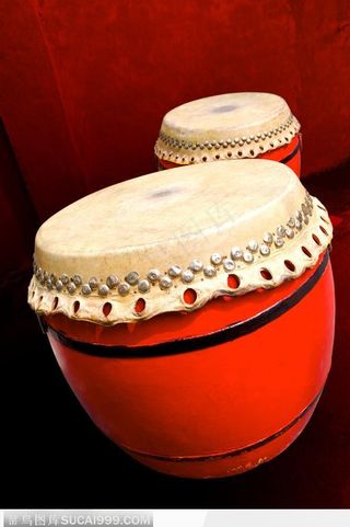 传统工艺-红色的皮鼓