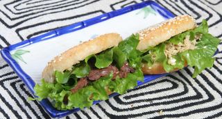 一品火烧 牛肉4元个   虾酱鸡蛋3元个