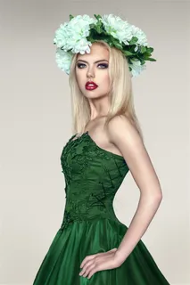 绿影仙踪美女美容图片