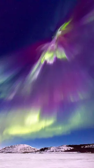 绿色极光壁纸图片