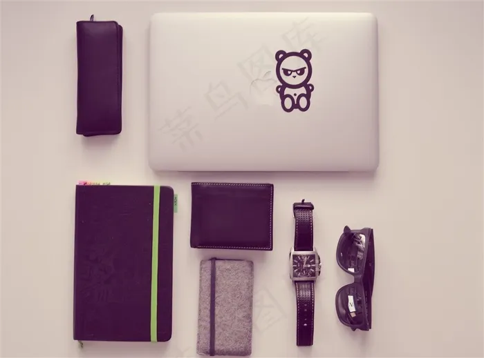 桌子上的笔记本记事本