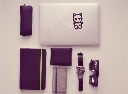 桌子上的笔记本记事本