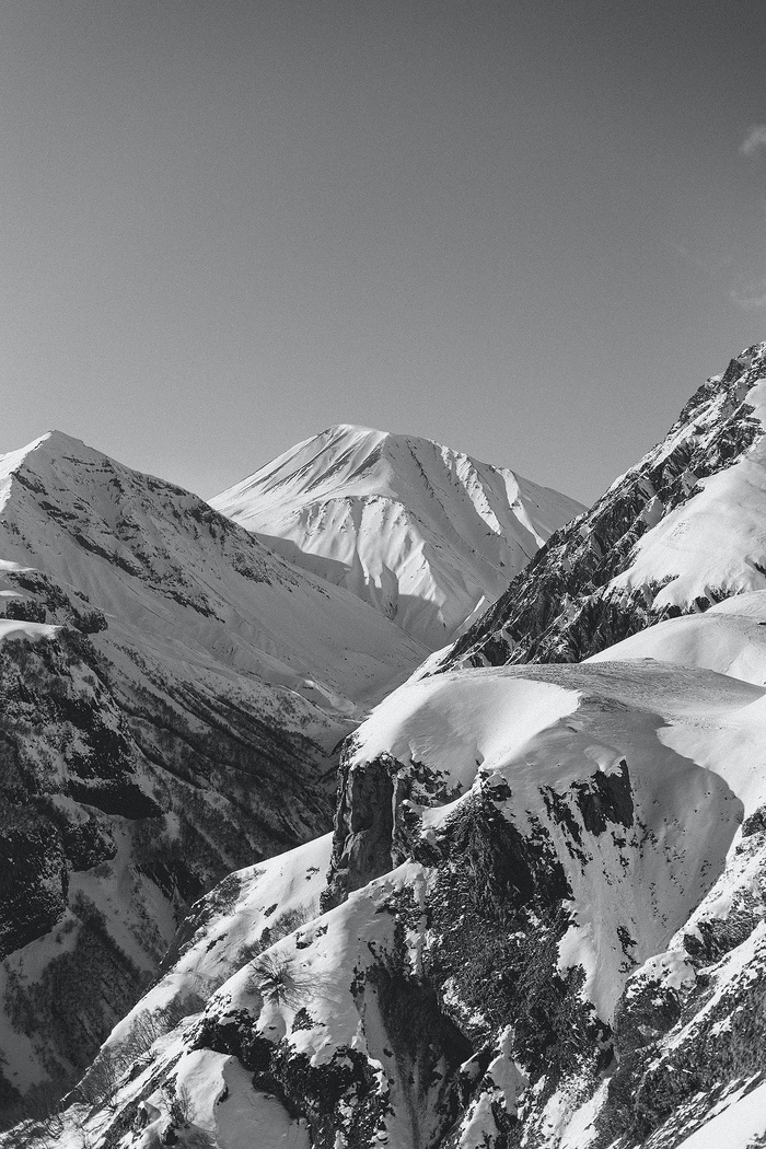 超清巍峨雪山
