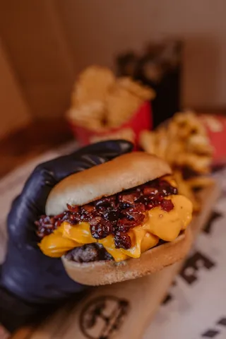 黄色美味汉堡摄影素材