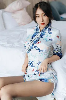 gogo全球高清大胆美女玥儿旗袍美女性感写真图片