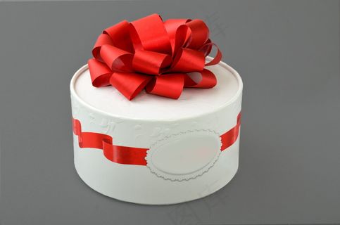 白色精致礼盒图片