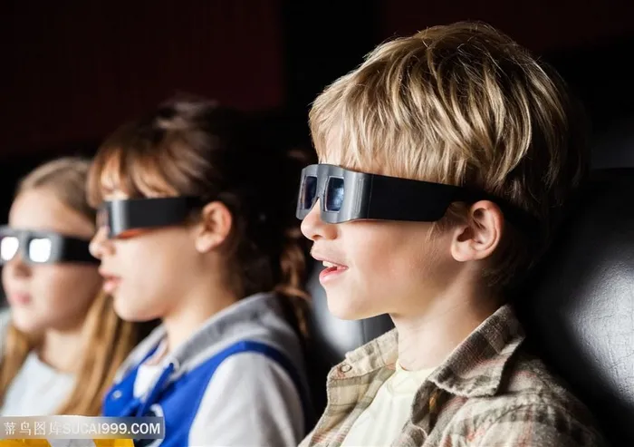 戴3d眼镜的国外儿童高清图