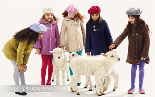 欧美儿童冬装小羊摄影素材
