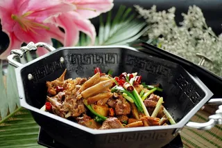 干锅美食焖锅湘菜麻辣香辣纸锅干锅啤酒鸭