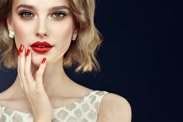 漂亮的女孩高清图片