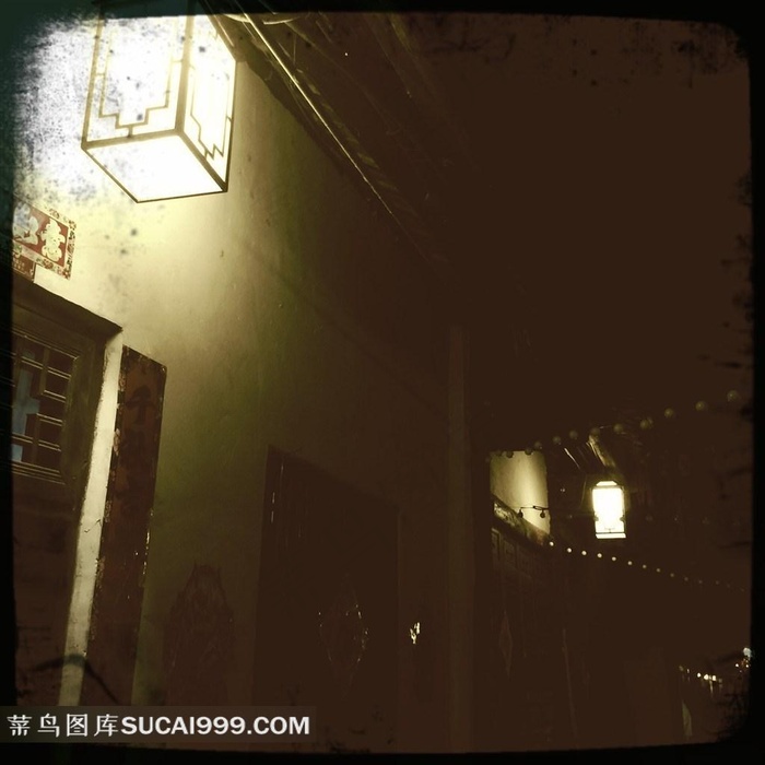 古城夜色中的灯火