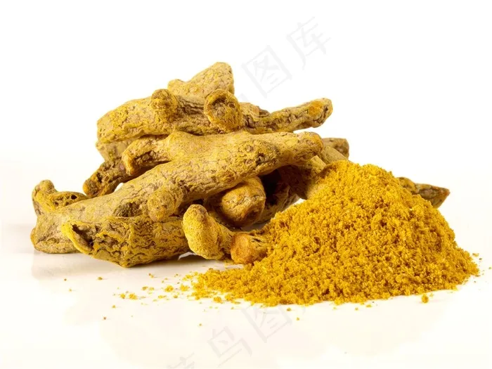 堆一起的生姜和粉