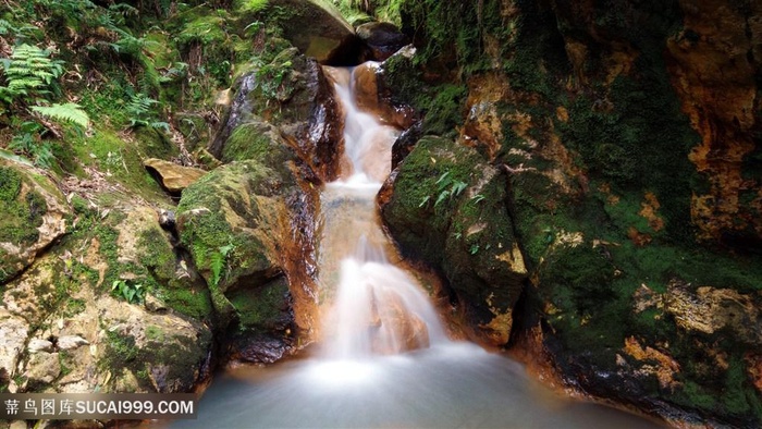 瀑布流水山脉壁纸