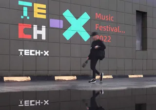 墙面涂鸦广告高端VI样机Psd模板